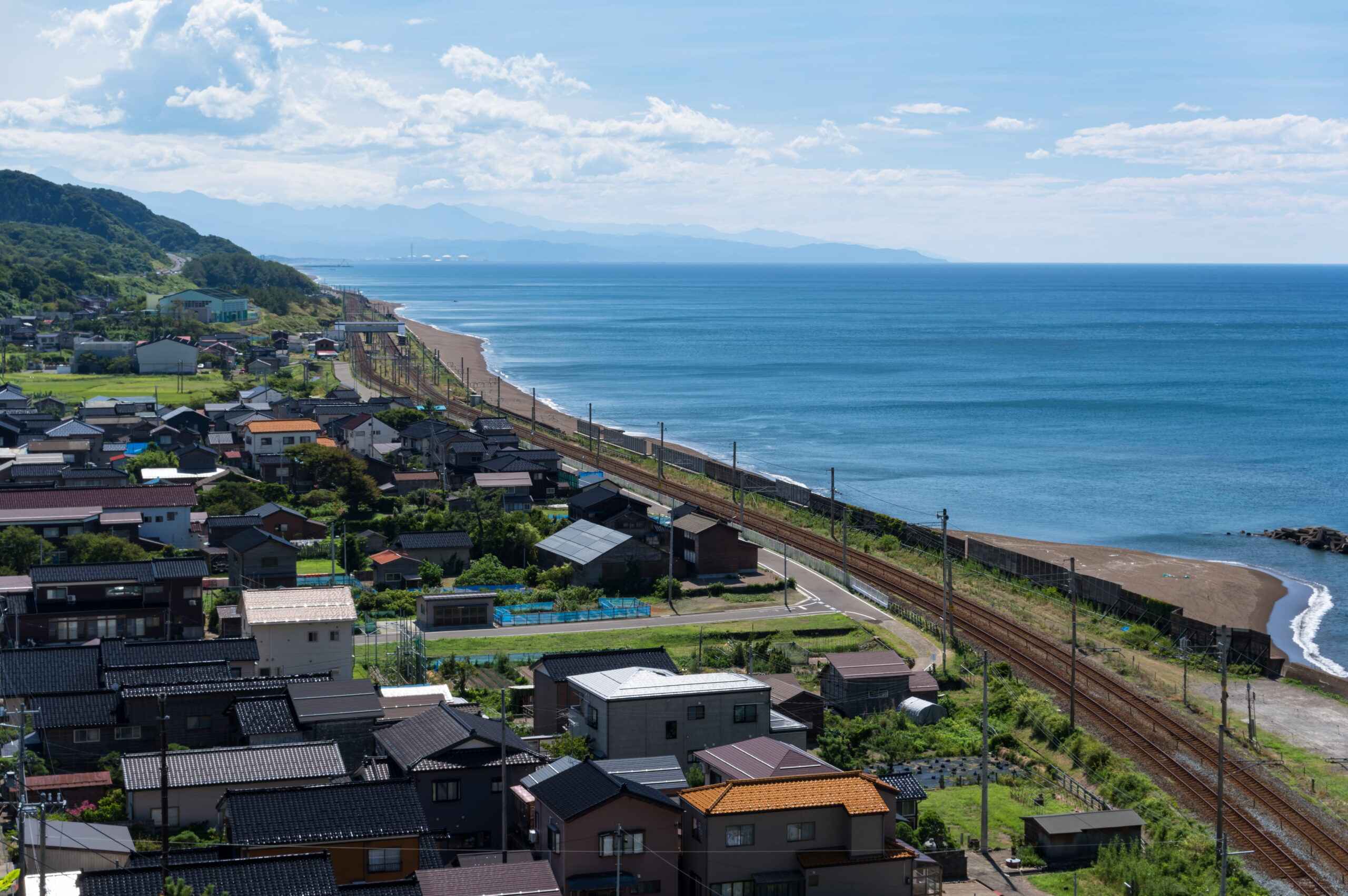 海沿いの街並み